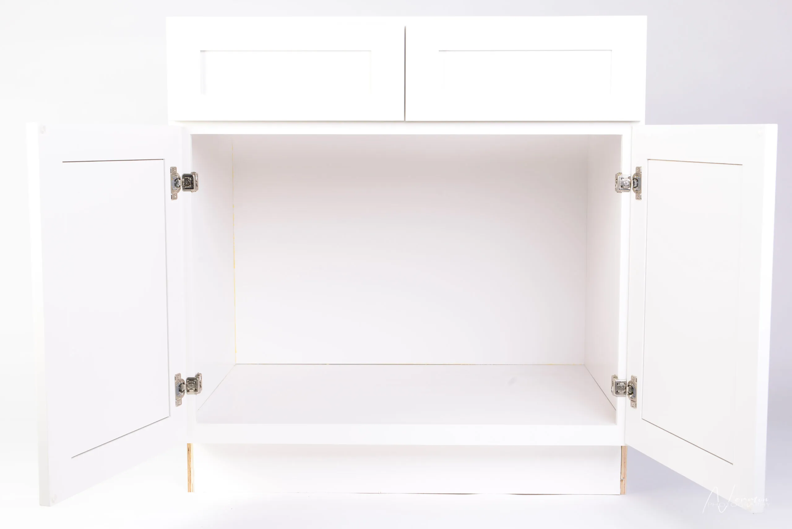 Kitchen featuring Cascade Cabinets, photo 4